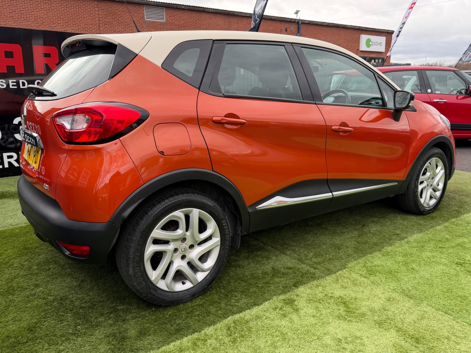 Used Renault Captur for sale - 77898452: Photo 17