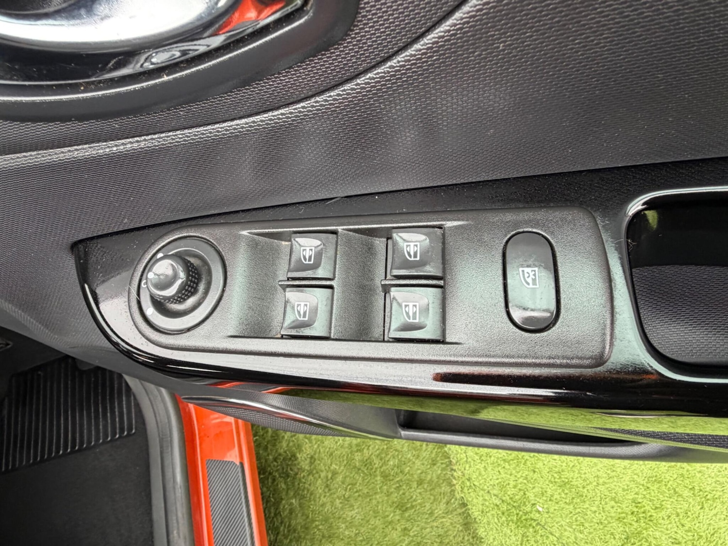 Used Renault Captur for sale - 77898452: Photo 23