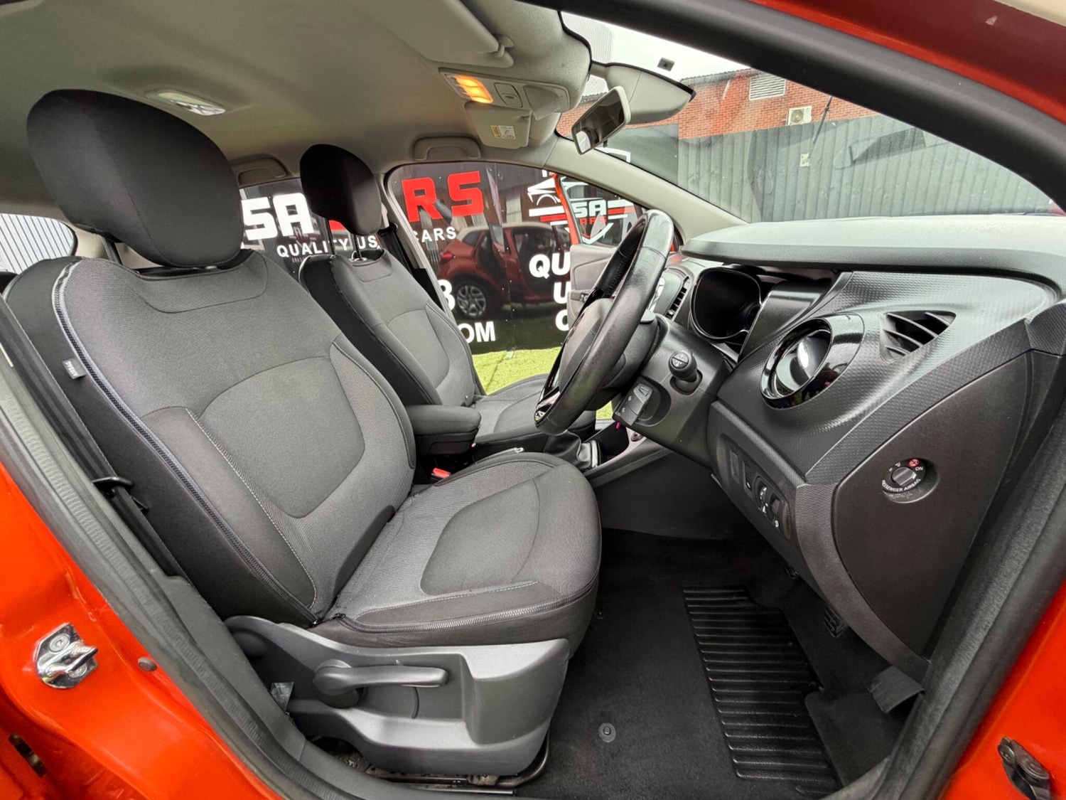 Used Renault Captur for sale - 77898452: Photo 26