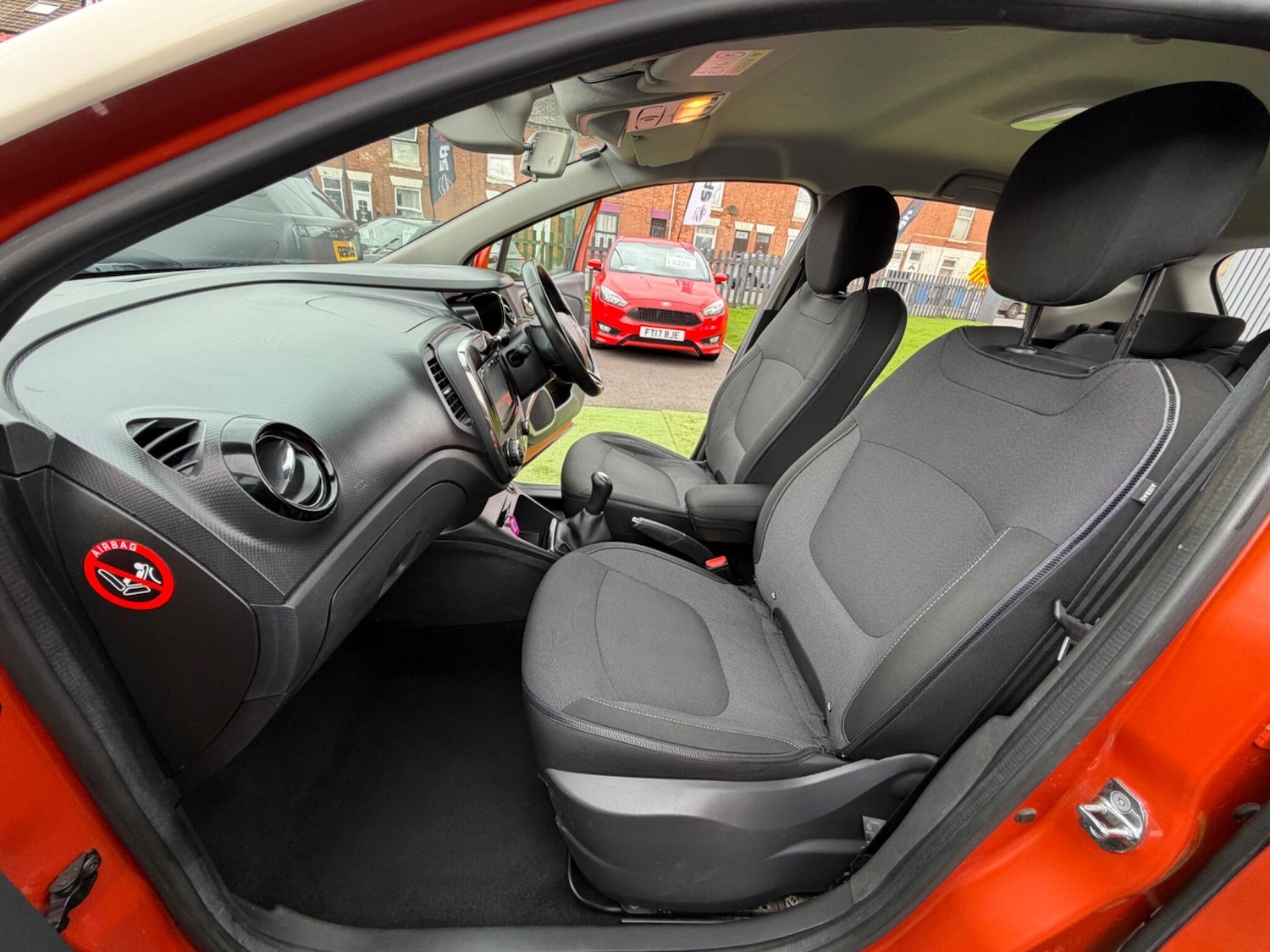 Used Renault Captur for sale - 77898452: Photo 28