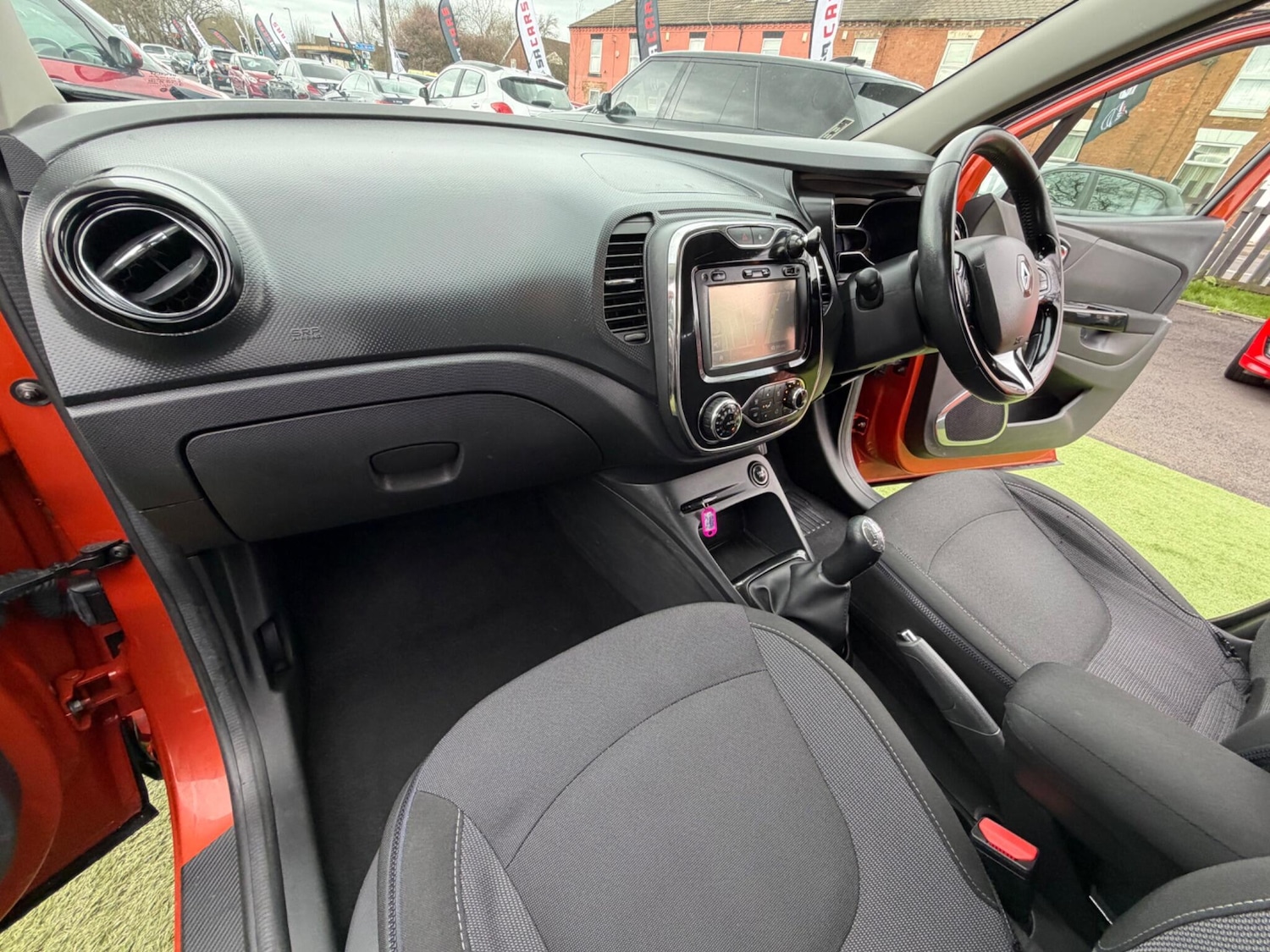 Used Renault Captur for sale - 77898452: Photo 39