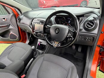 Used Renault Captur 2015 for sale - 77898452: Photo