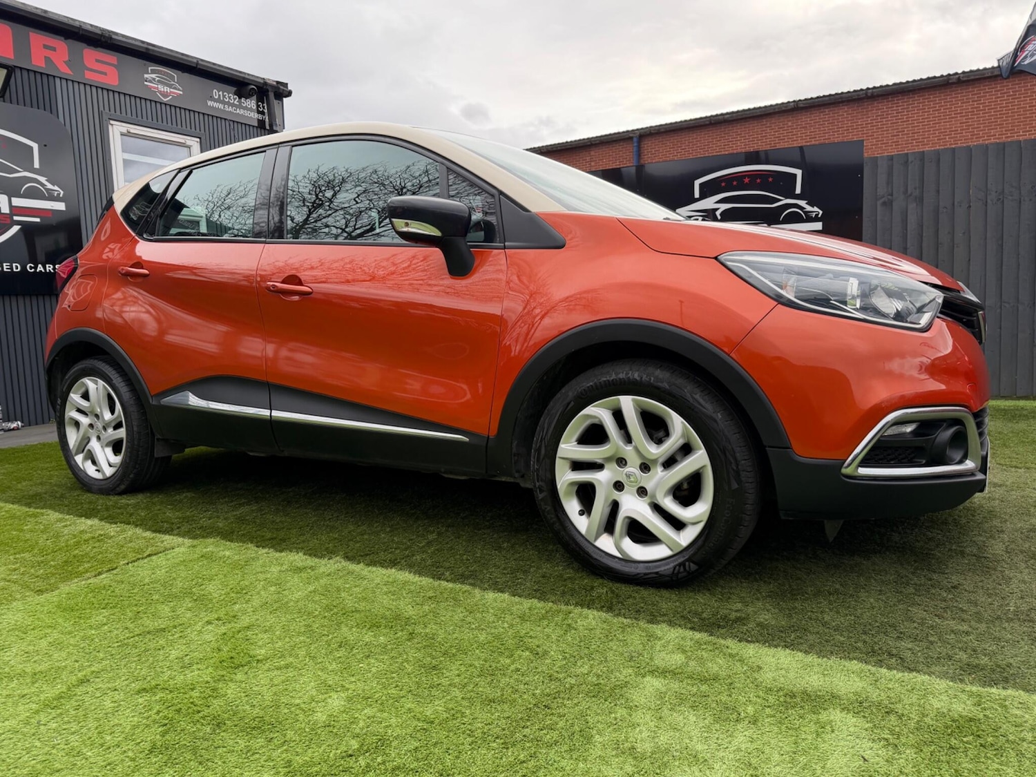 Used Renault Captur for sale - 77898452: Photo 9