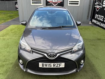 Used Toyota Yaris 2015 for sale - 79589558: Photo