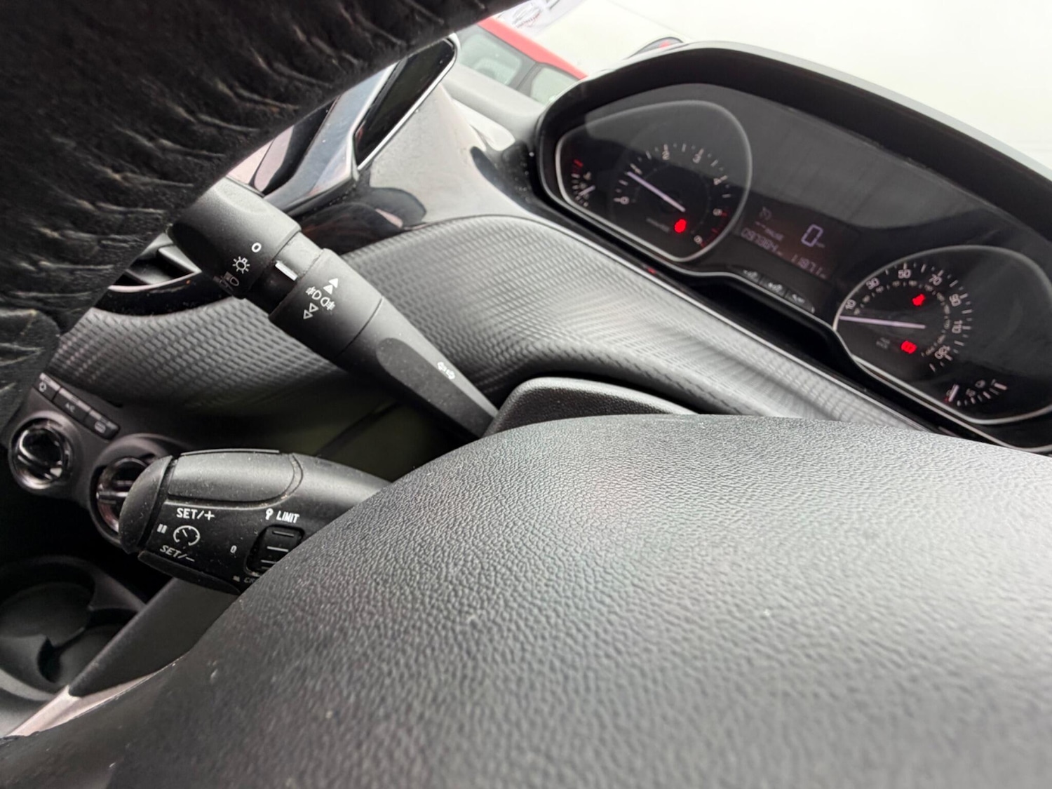 Used Peugeot 2008 2015 for sale - 77982629: Photo 22