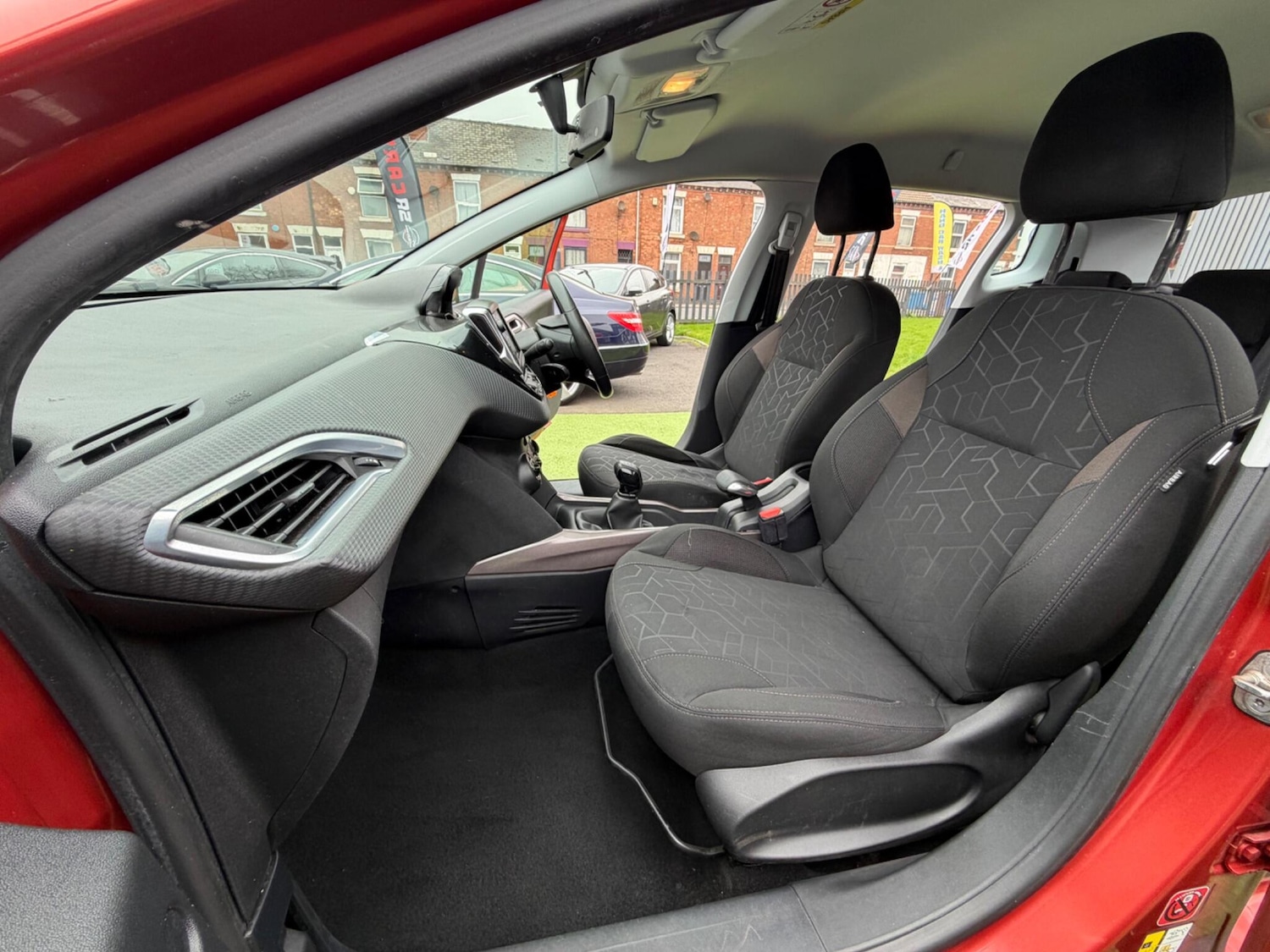 Used Peugeot 2008 2015 for sale - 77982629: Photo 28