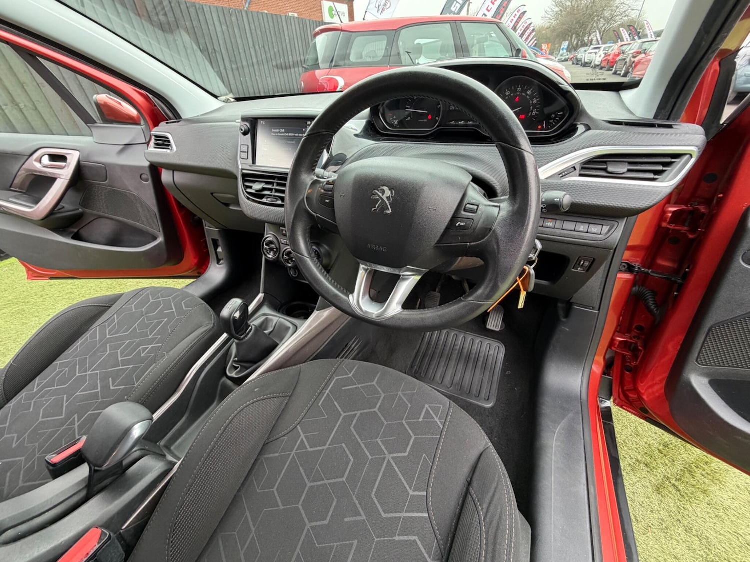 Used Peugeot 2008 2015 for sale - 77982629: Photo 40