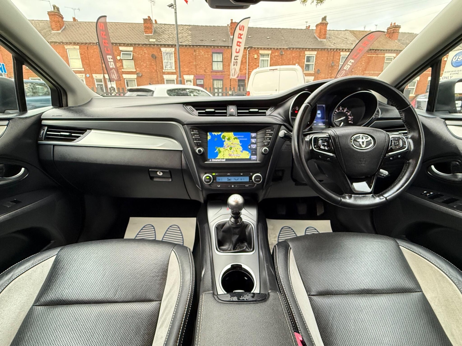 Used Toyota Avensis 2015 for sale - 76701849: Photo 2