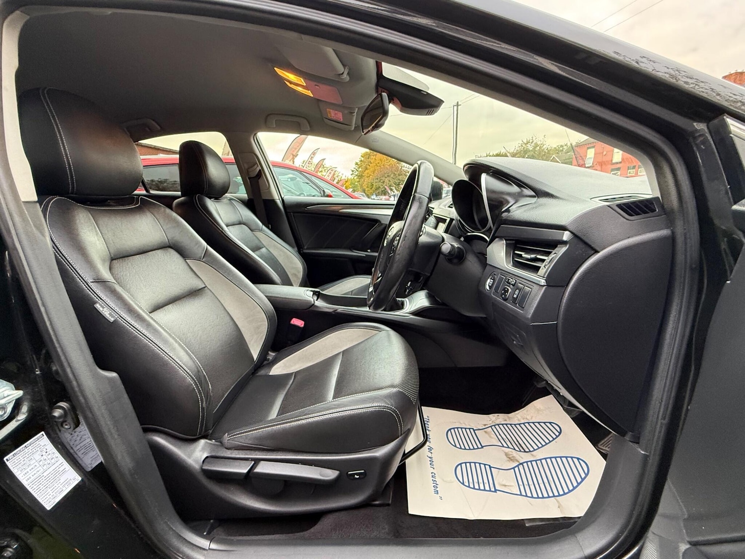 Used Toyota Avensis 2015 for sale - 76701849: Photo 21