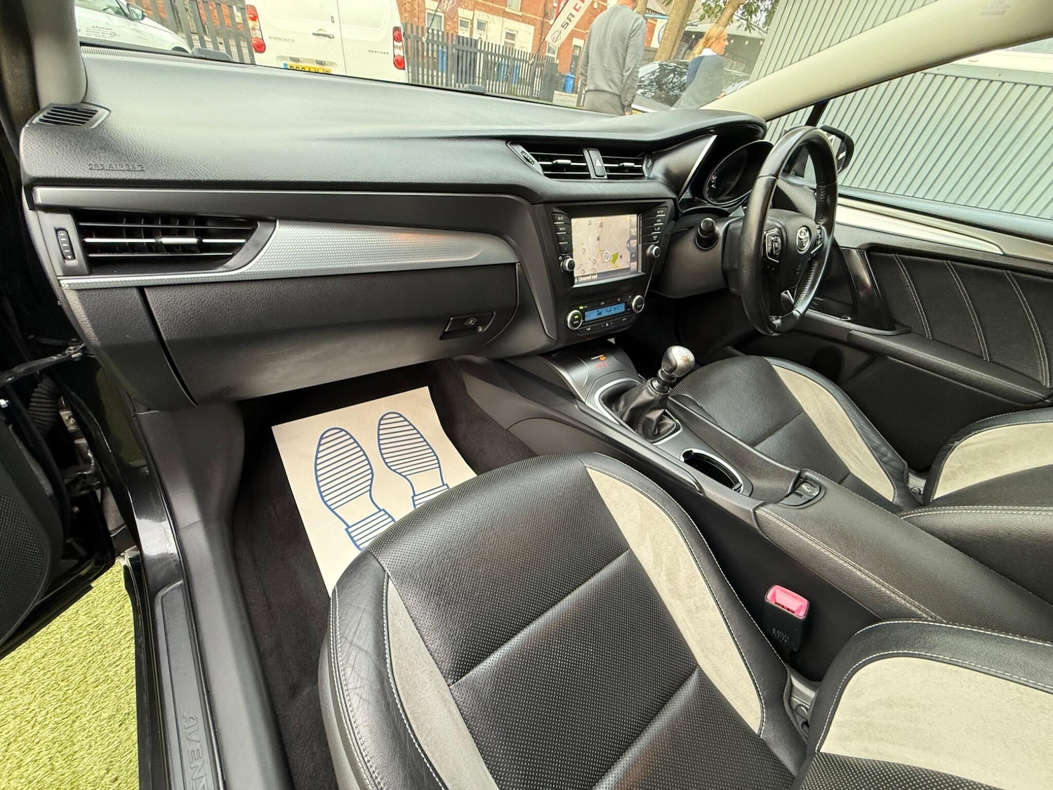 Used Toyota Avensis 2015 for sale - 76701849: Photo 31