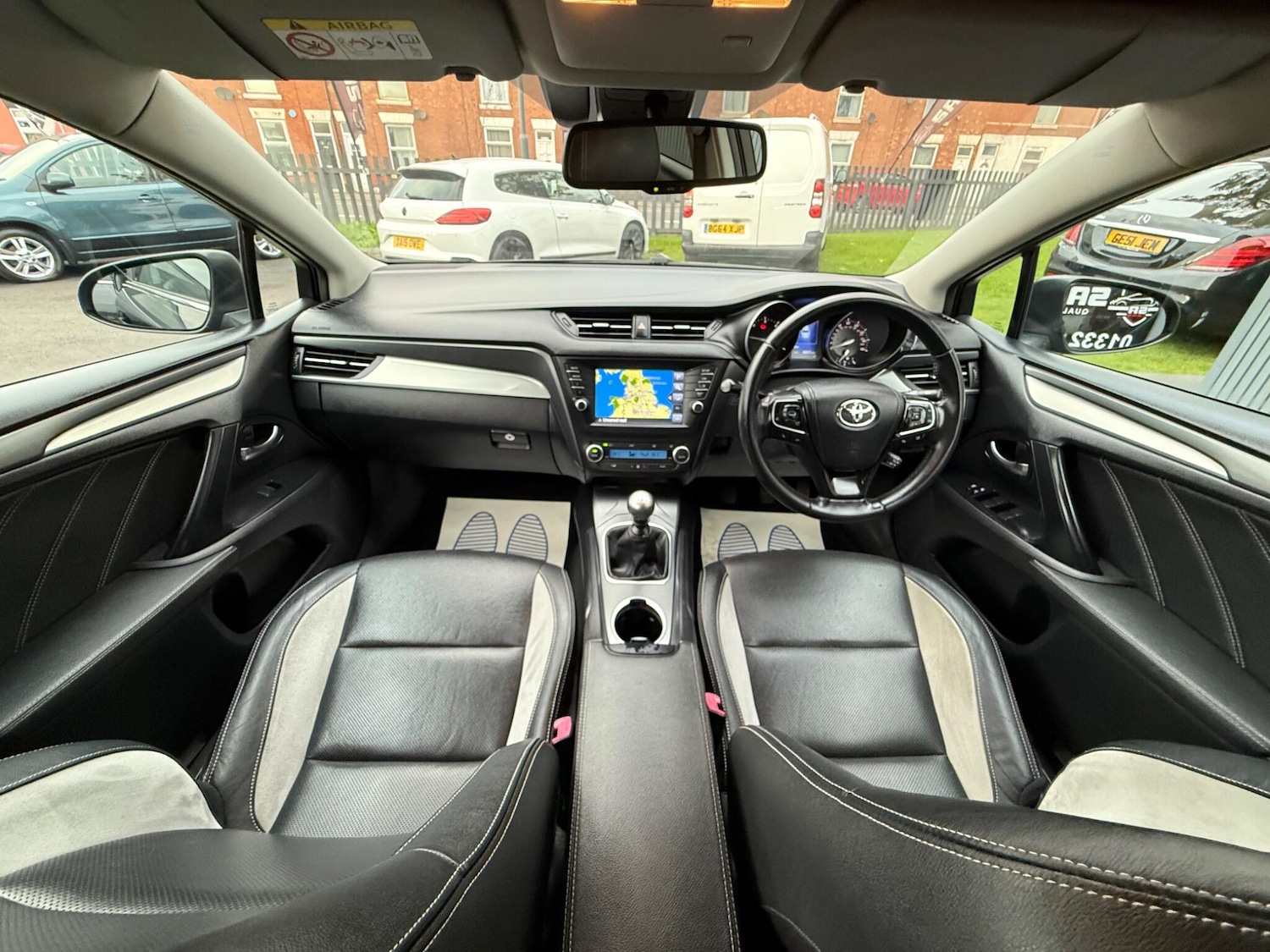 Used Toyota Avensis 2015 for sale - 76701849: Photo 33