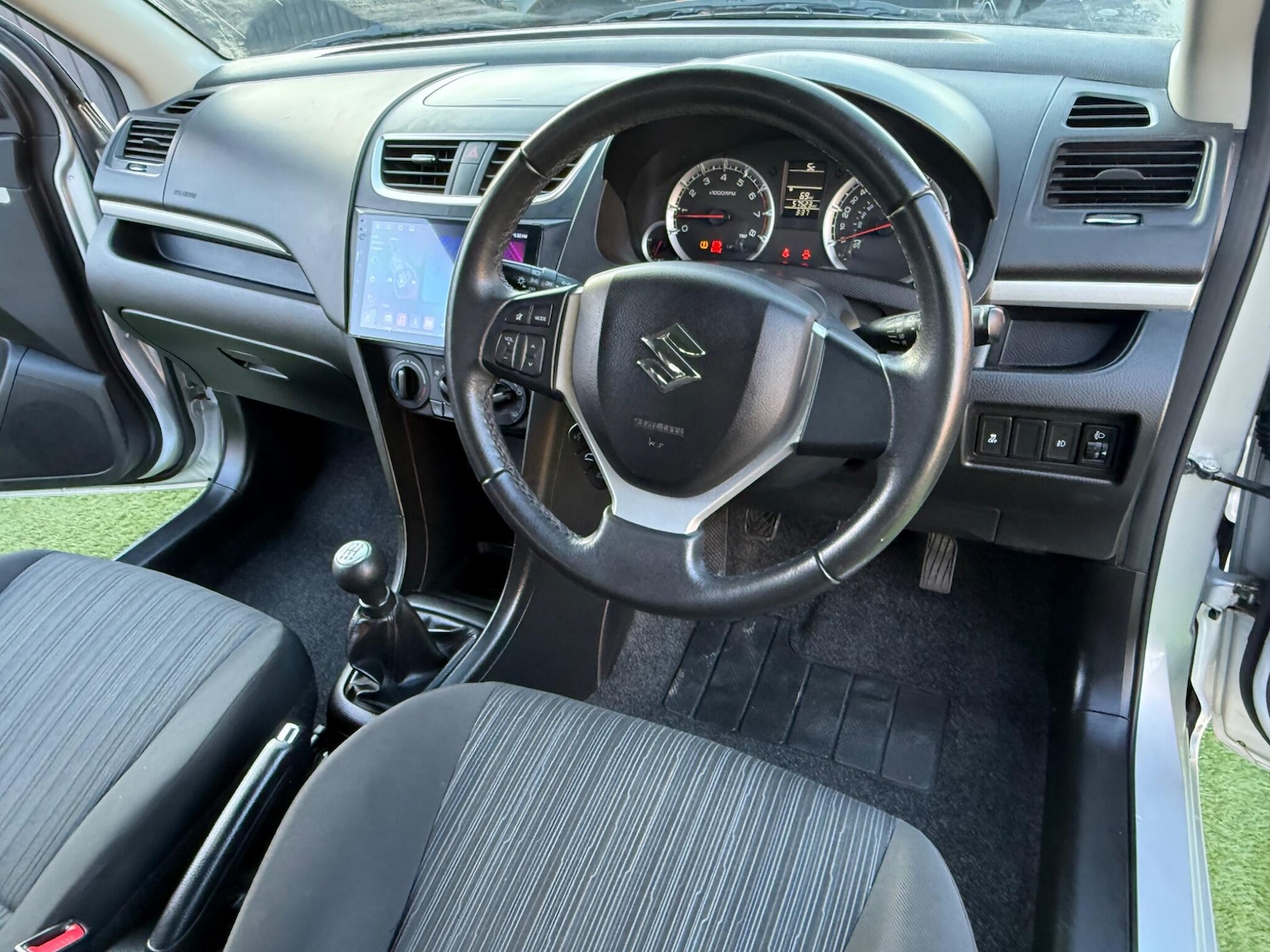 Used Suzuki Swift for sale - 77315125: Photo 3