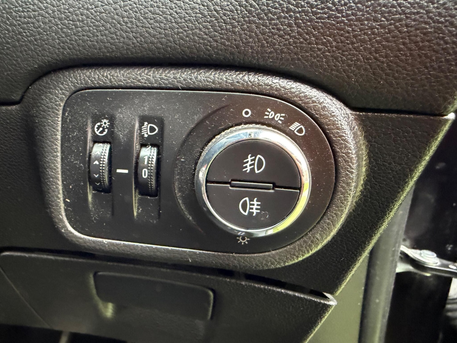 Used Vauxhall Zafira 2015 for sale - 77799221: Photo 24