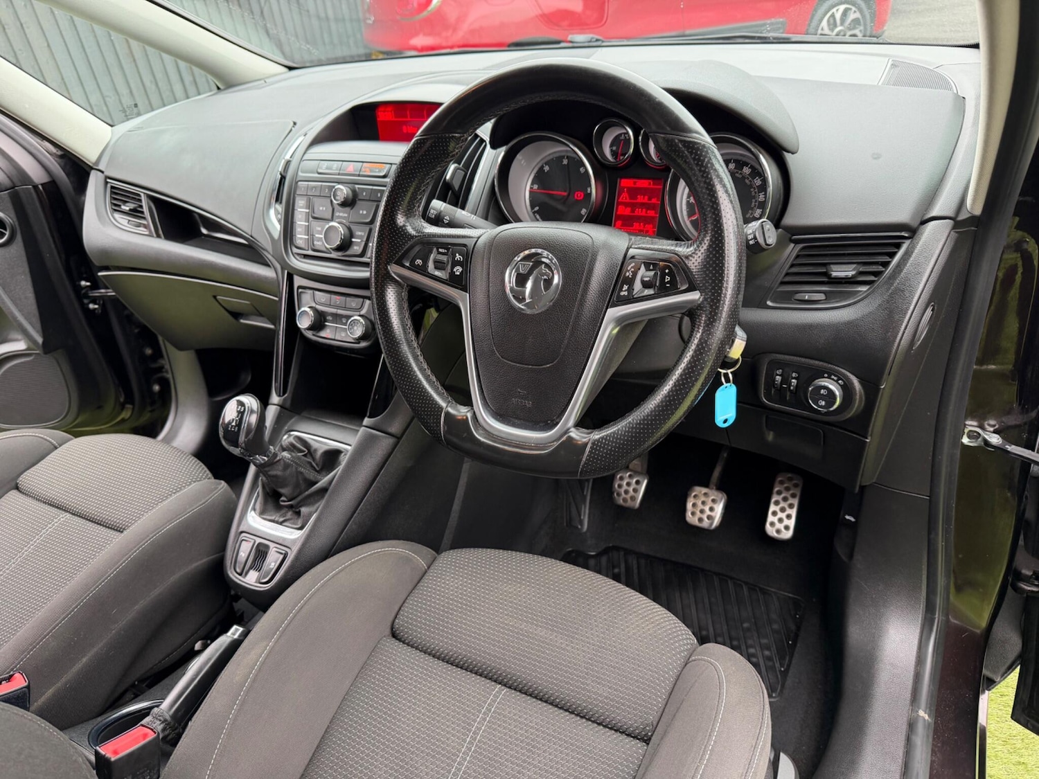 Used Vauxhall Zafira 2015 for sale - 77799221: Photo 3