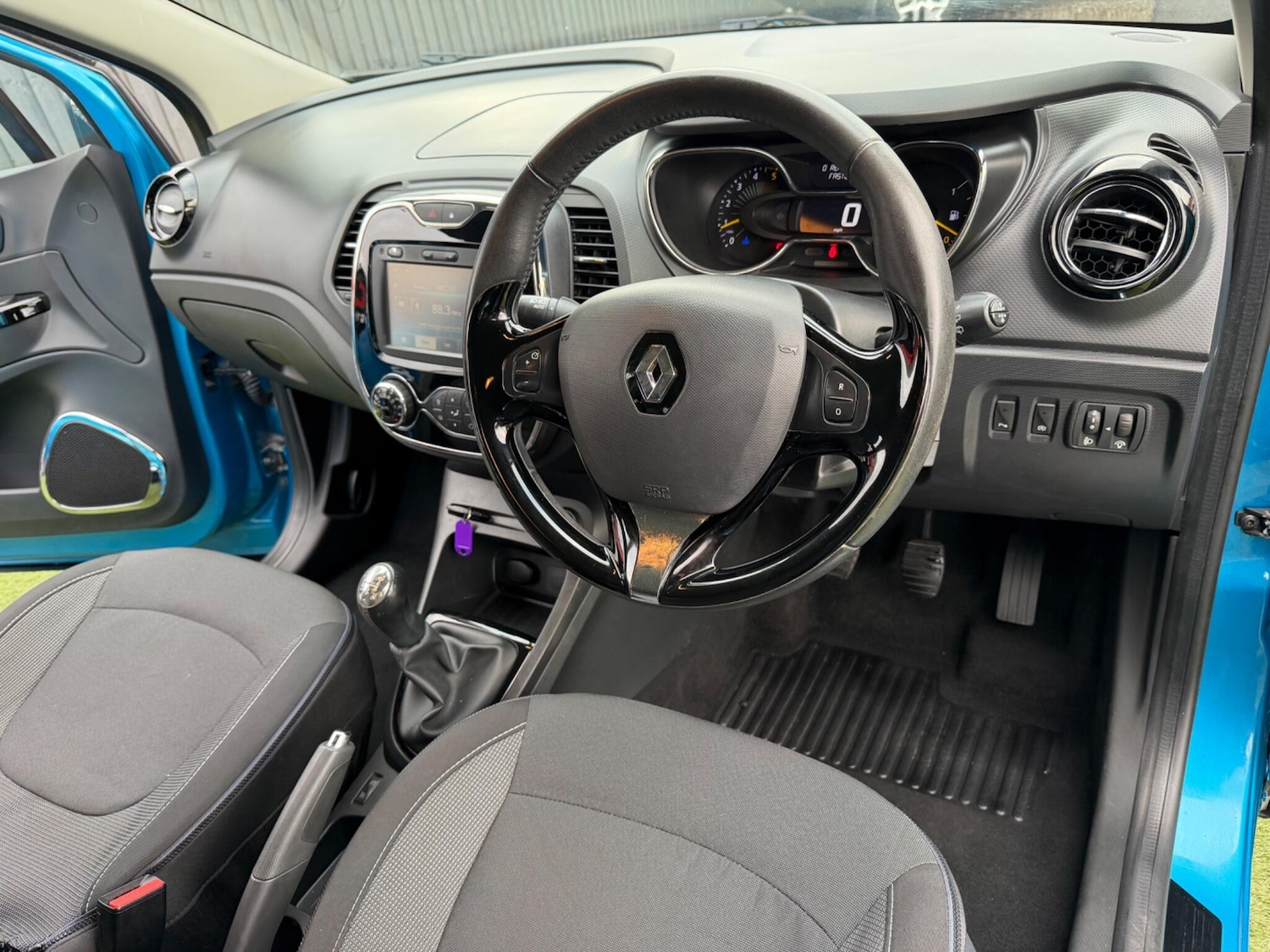 Used Renault Captur 2014 for sale - 77396488: Photo 3