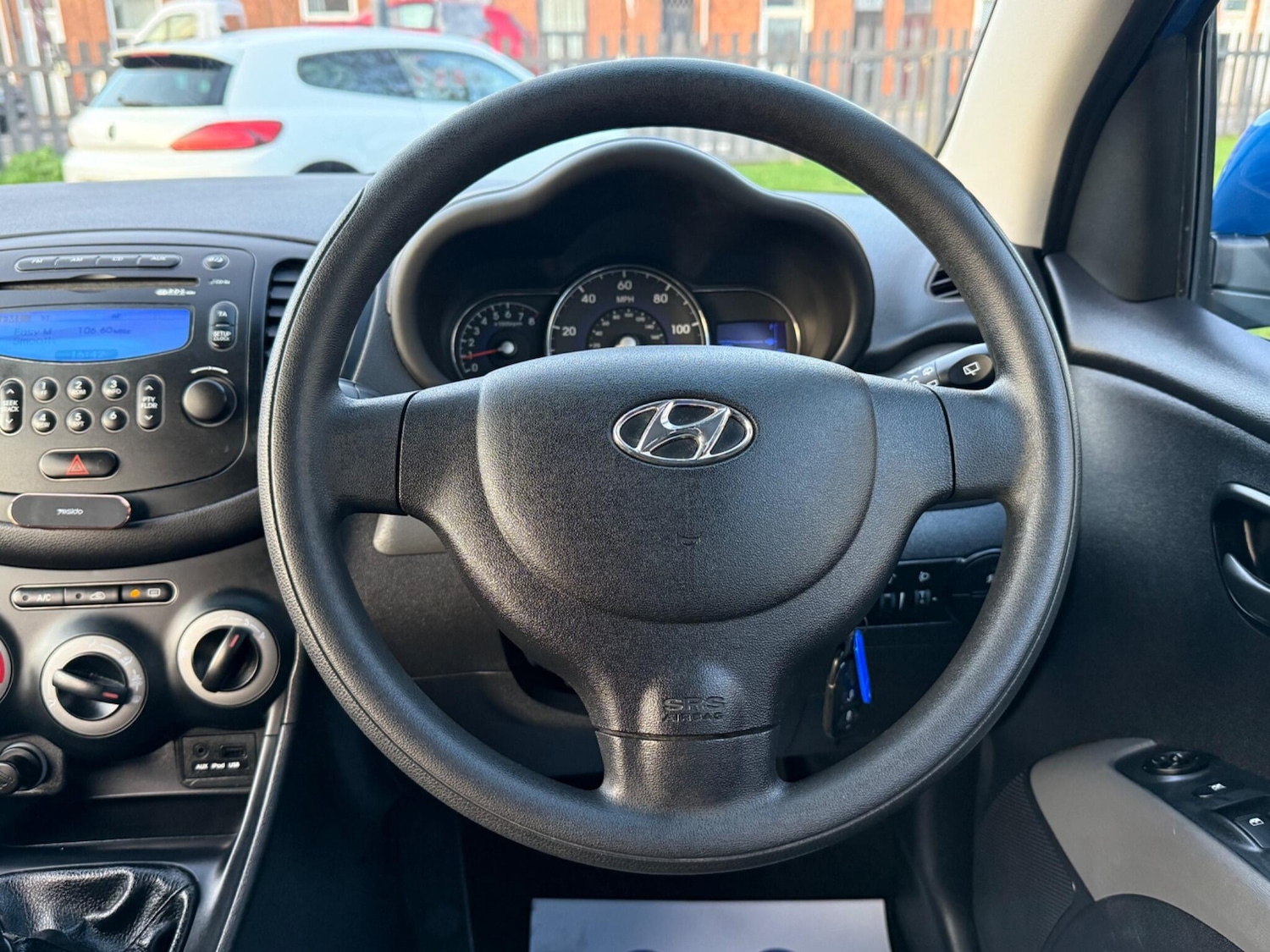 Used Hyundai i10 2011 for sale - 76703611: Photo 20