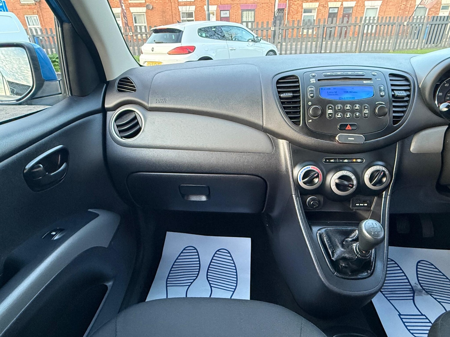 Used Hyundai i10 2011 for sale - 76703611: Photo 28