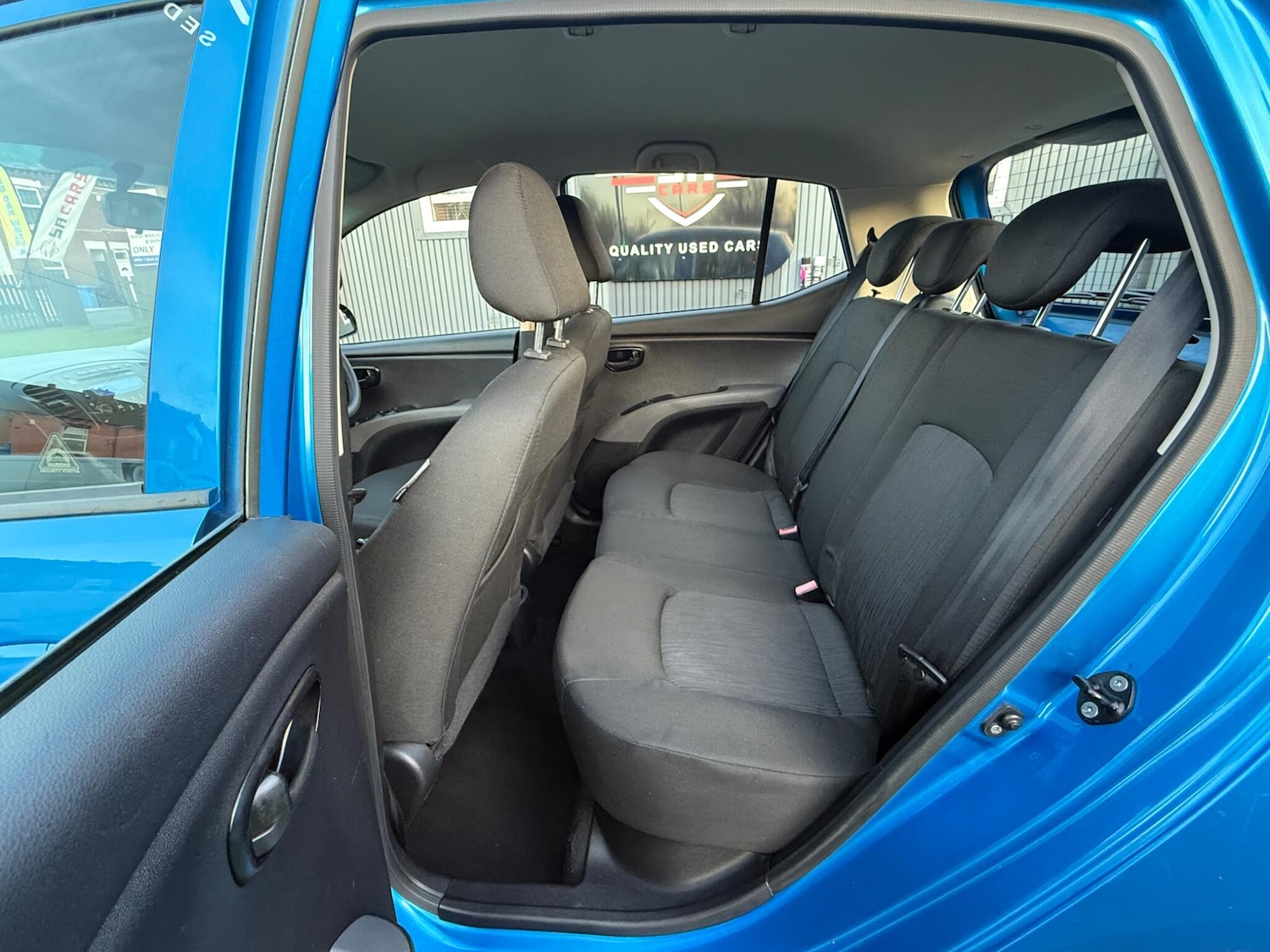 Used Hyundai i10 2011 for sale - 76703611: Photo 36