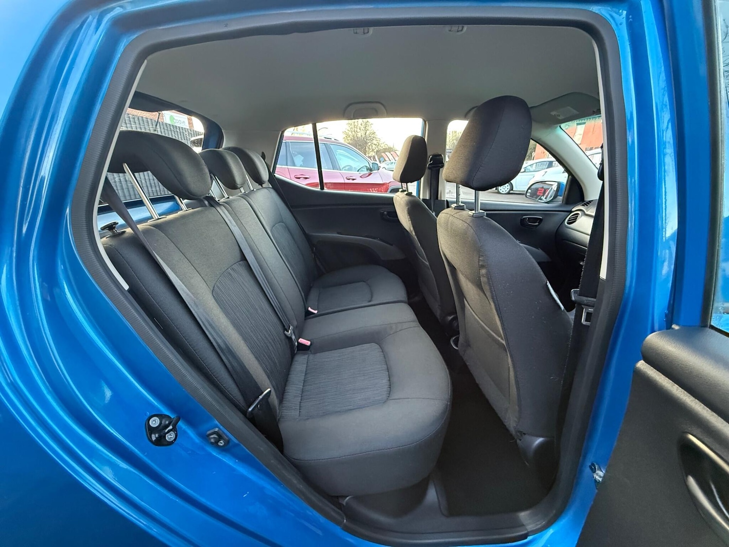 Used Hyundai i10 2011 for sale - 76703611: Photo 5