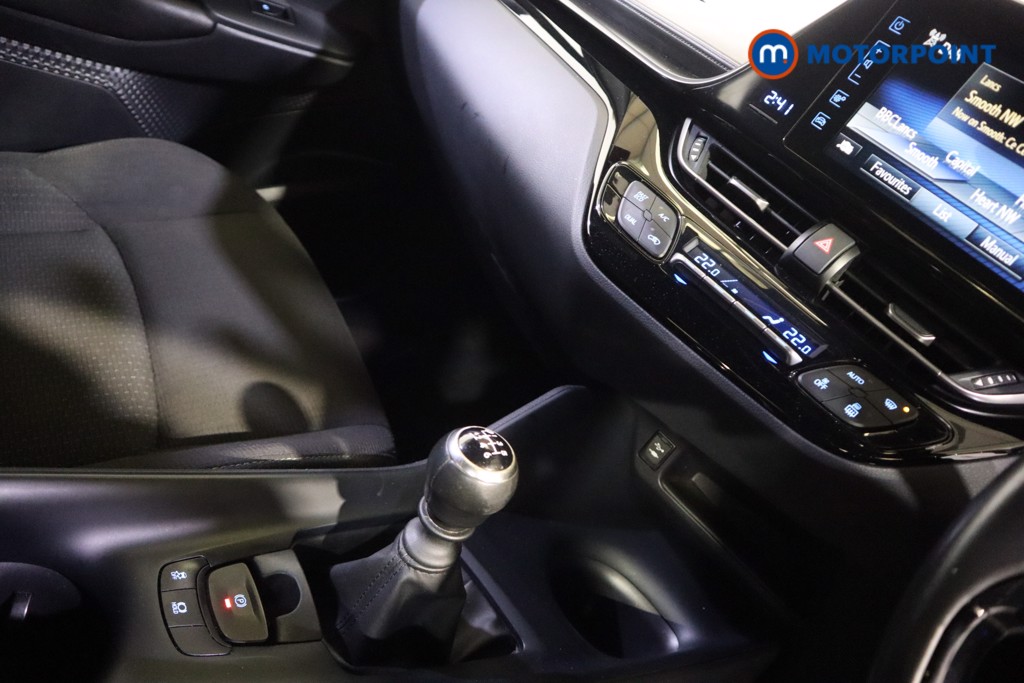 Used Toyota C-HR 2018 for sale - 77641545: Photo 15