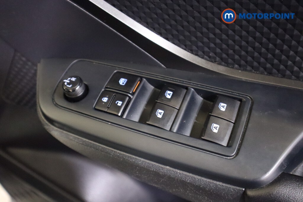 Used Toyota C-HR 2018 for sale - 77641545: Photo 19