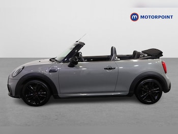 Used MINI Convertible 2021 for sale - 76878729: Photo