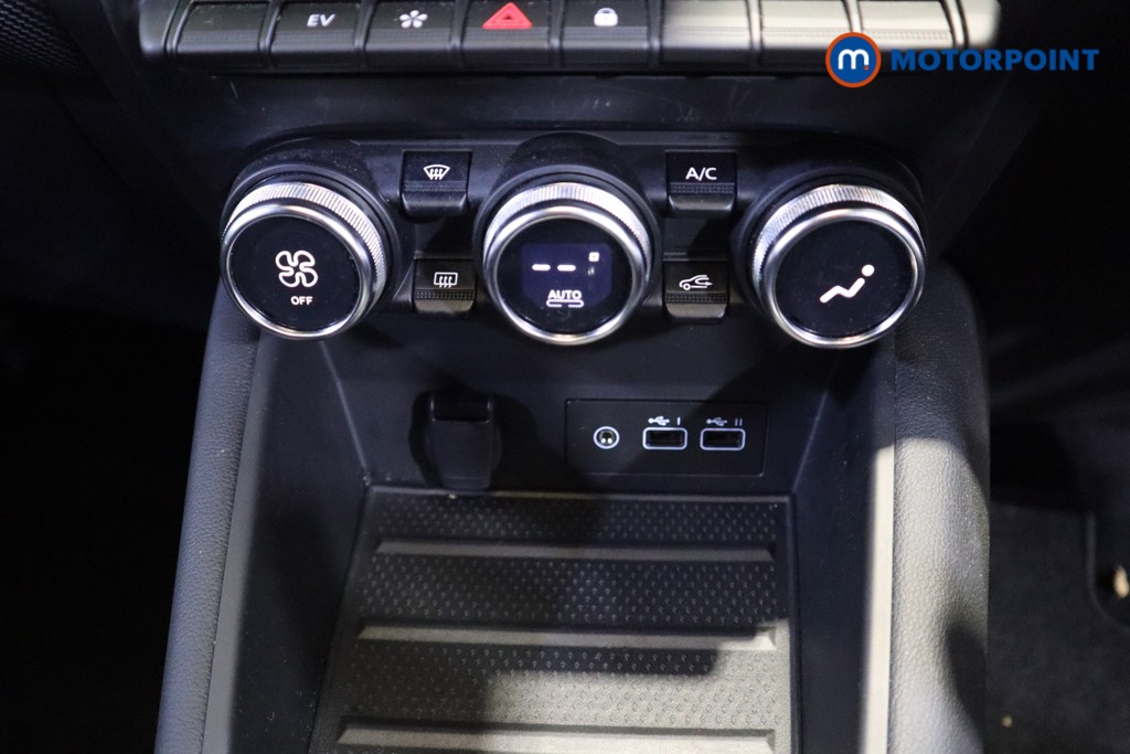 Used Renault Captur 2023 for sale - 77327080: Photo 30