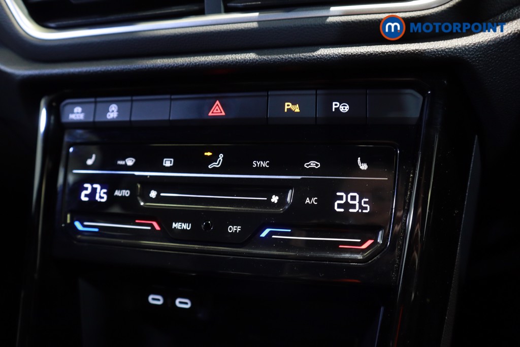 Used Volkswagen T-Roc 2023 for sale - 77966163: Photo 28