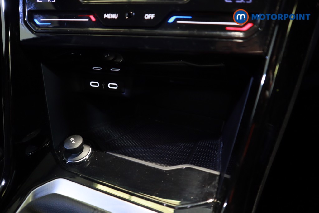 Used Volkswagen T-Roc 2023 for sale - 77966163: Photo 29