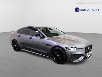 2023 - 2.0 D200 R-Dynamic SE Black 4dr Auto