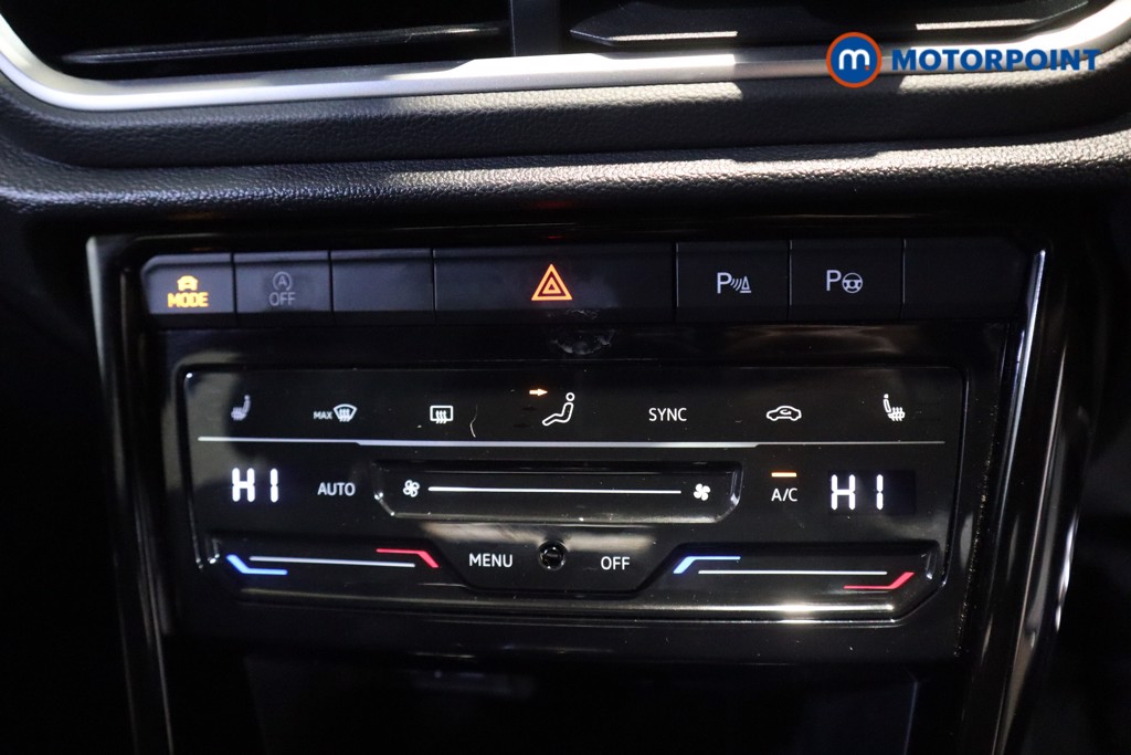 Used Volkswagen T-Roc 2024 for sale - 76641317: Photo 13