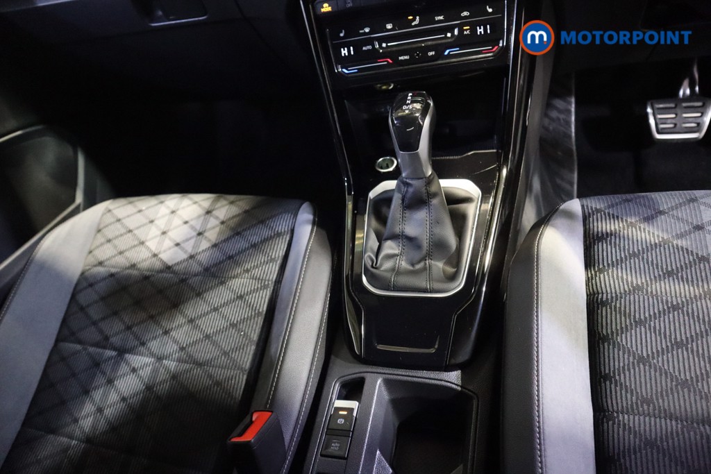 Used Volkswagen T-Roc 2024 for sale - 76641317: Photo 14