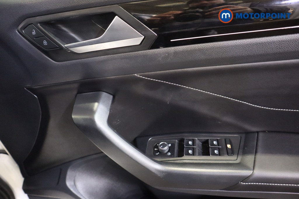 Used Volkswagen T-Roc 2024 for sale - 76641317: Photo 18