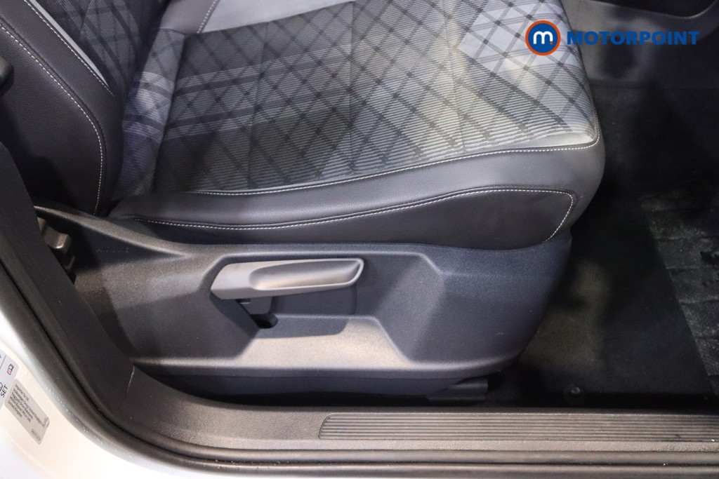 Used Volkswagen T-Roc 2024 for sale - 76641317: Photo 24