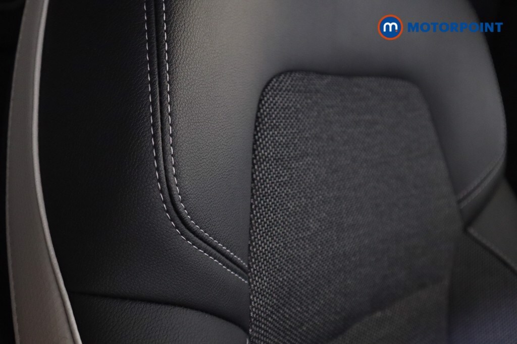 Used Renault Captur 2023 for sale - 76322711: Photo 32