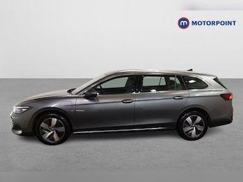 Used Volkswagen Passat 2025 for sale - 77804807: Photo