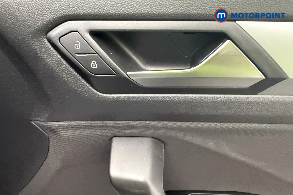 Used Volkswagen T-Roc 2023 for sale - 76603710: Photo 16