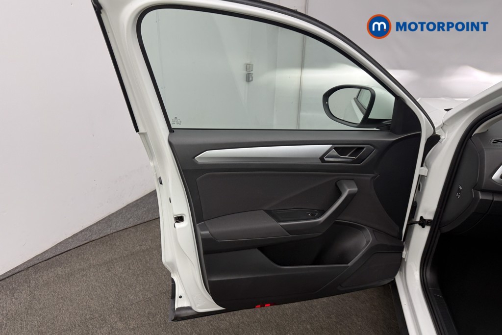 Used Volkswagen T-Roc 2023 for sale - 76603710: Photo 9