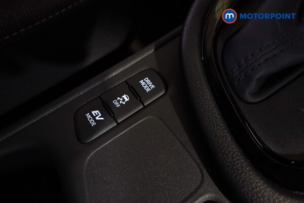 Used Toyota Yaris 2024 for sale - 76117916: Photo 25