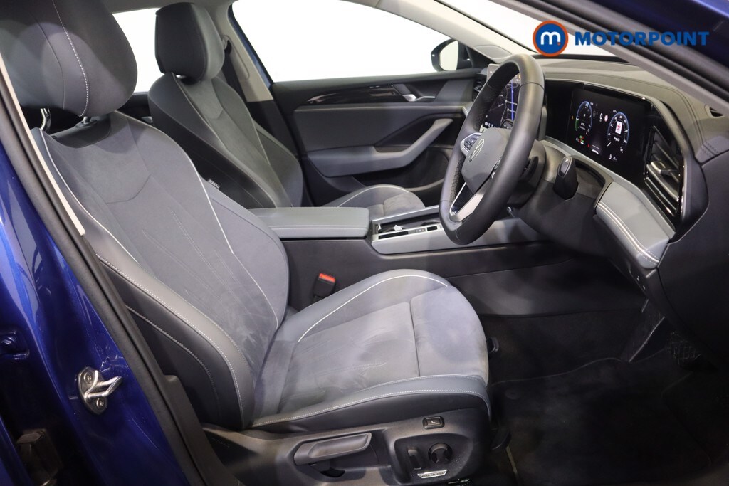 Used Volkswagen Passat 2025 for sale - 75997642: Photo 14