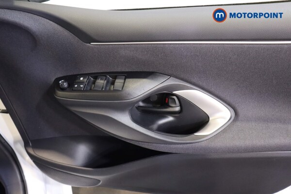 Used Toyota Yaris 2024 for sale - 76184708: Photo 17