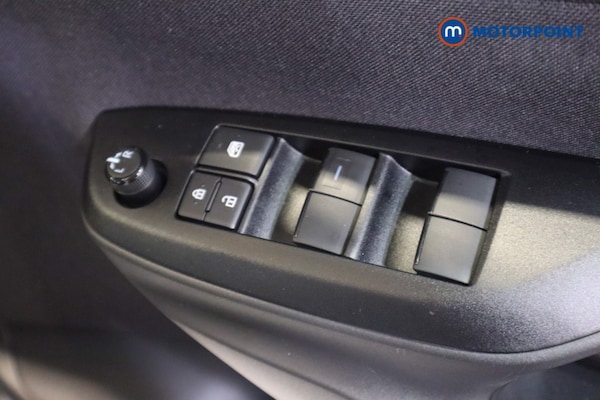 Used Toyota Yaris 2024 for sale - 76184708: Photo 19