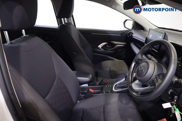 Used Toyota Yaris 2024 for sale - 76184708: Photo 24