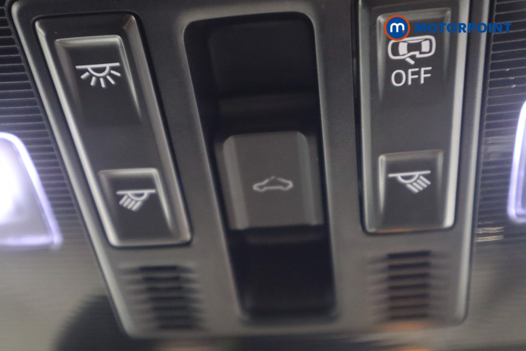 Used Volkswagen T-Roc 2025 for sale - 77636522: Photo 31