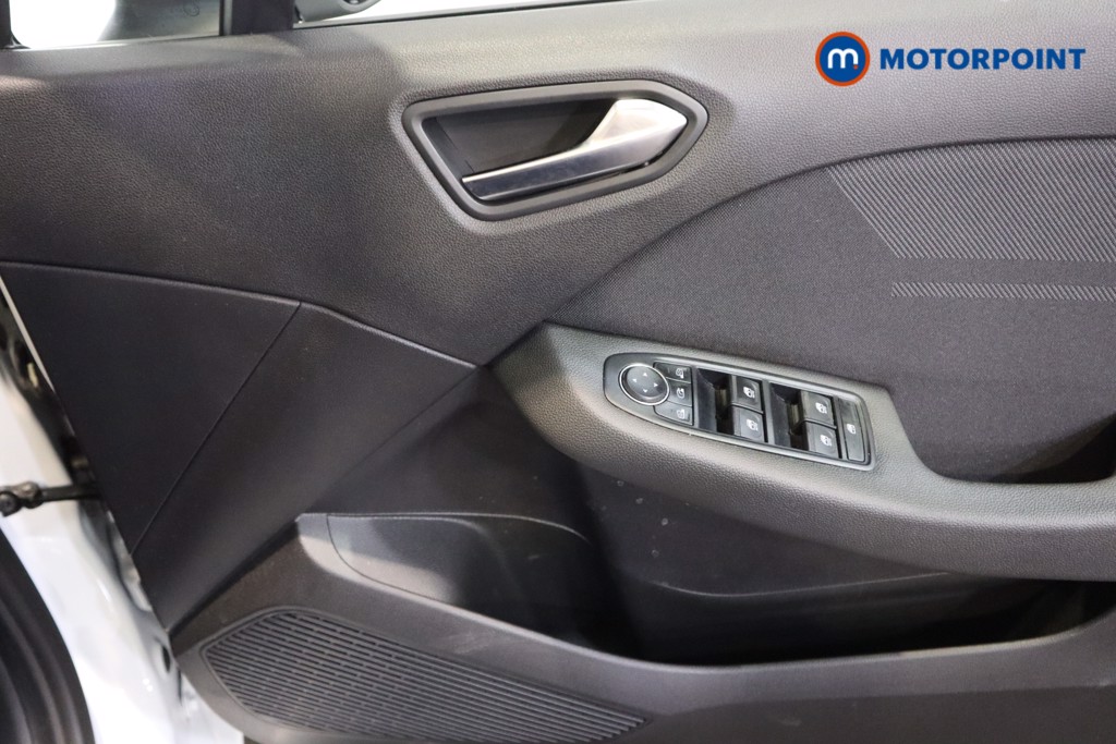 Used Renault Clio 2025 for sale - 76949239: Photo 17