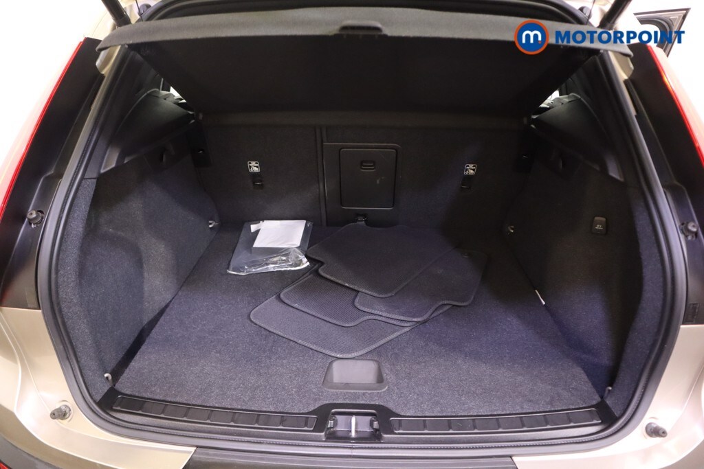 Used Volvo XC40 2023 for sale - 77814848: Photo 16