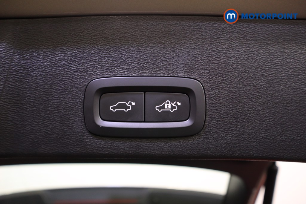 Used Volvo XC40 2023 for sale - 77814848: Photo 33