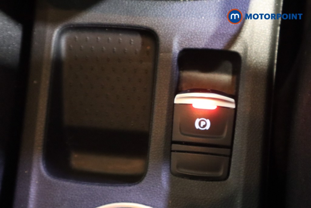 Used Renault Captur 2021 for sale - 77848935: Photo 32