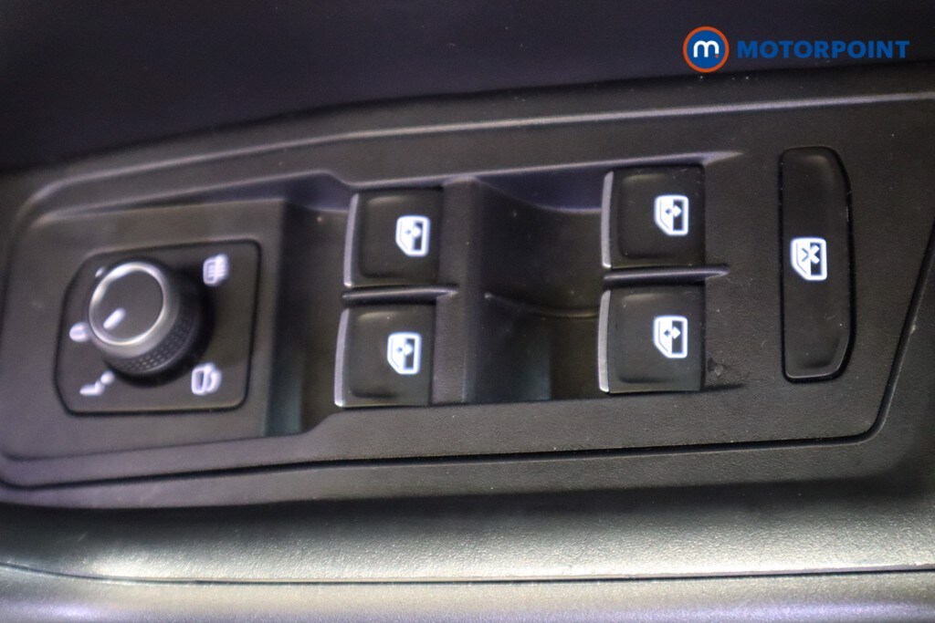 Used Volkswagen T-Roc 2024 for sale - 77741232: Photo 24