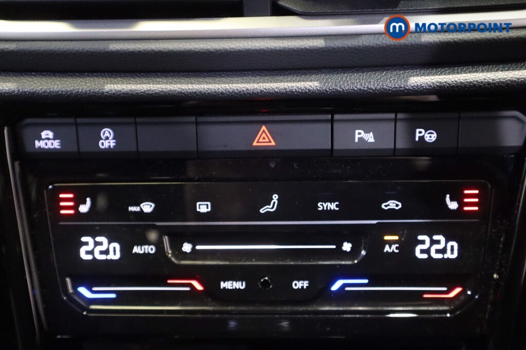 Used Volkswagen T-Roc 2024 for sale - 77741232: Photo 29